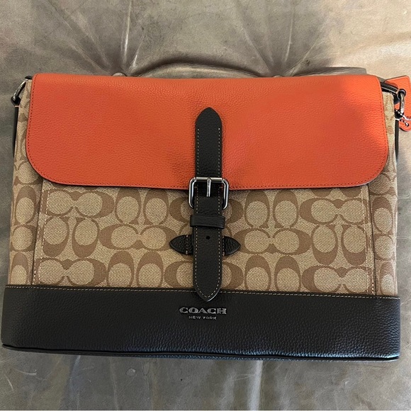 Coach c8142 Hudson Messenger In Colorblock Signature Canvas - Picture 1 of 7